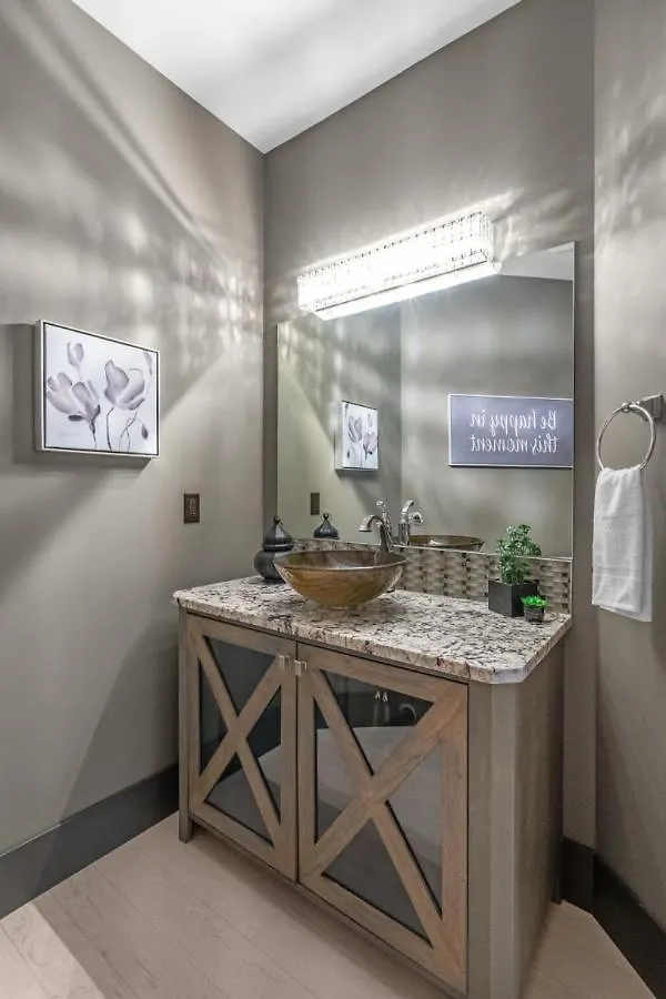 Whitehorse Manor I Patio & Bbq I Sleeps 16 I Games Villa YYC Semesterbostad