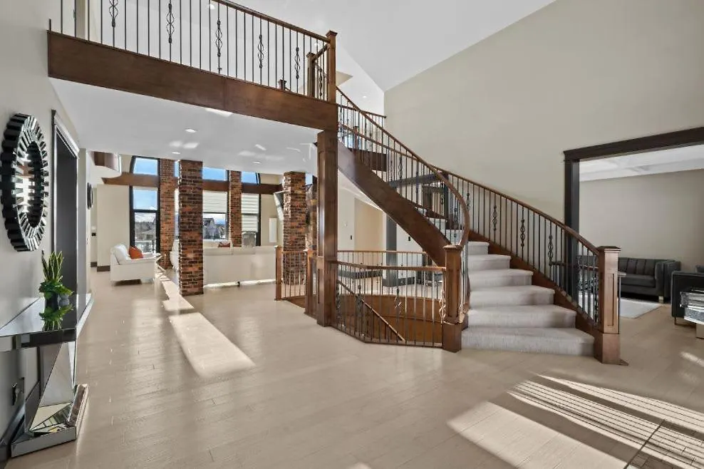 Σπίτι διακοπών Whitehorse Manor I Patio & Bbq I Sleeps 16 I Games Βίλα Κάλγκαρι Καναδάς
