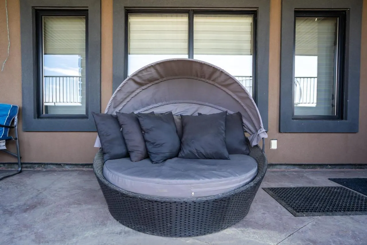 Σπίτι διακοπών Whitehorse Manor I Patio & Bbq I Sleeps 16 I Games Βίλα Κάλγκαρι Καναδάς